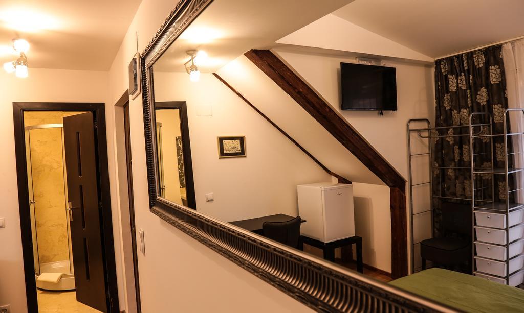 Casa Crown Hotel Brasov Bagian luar foto