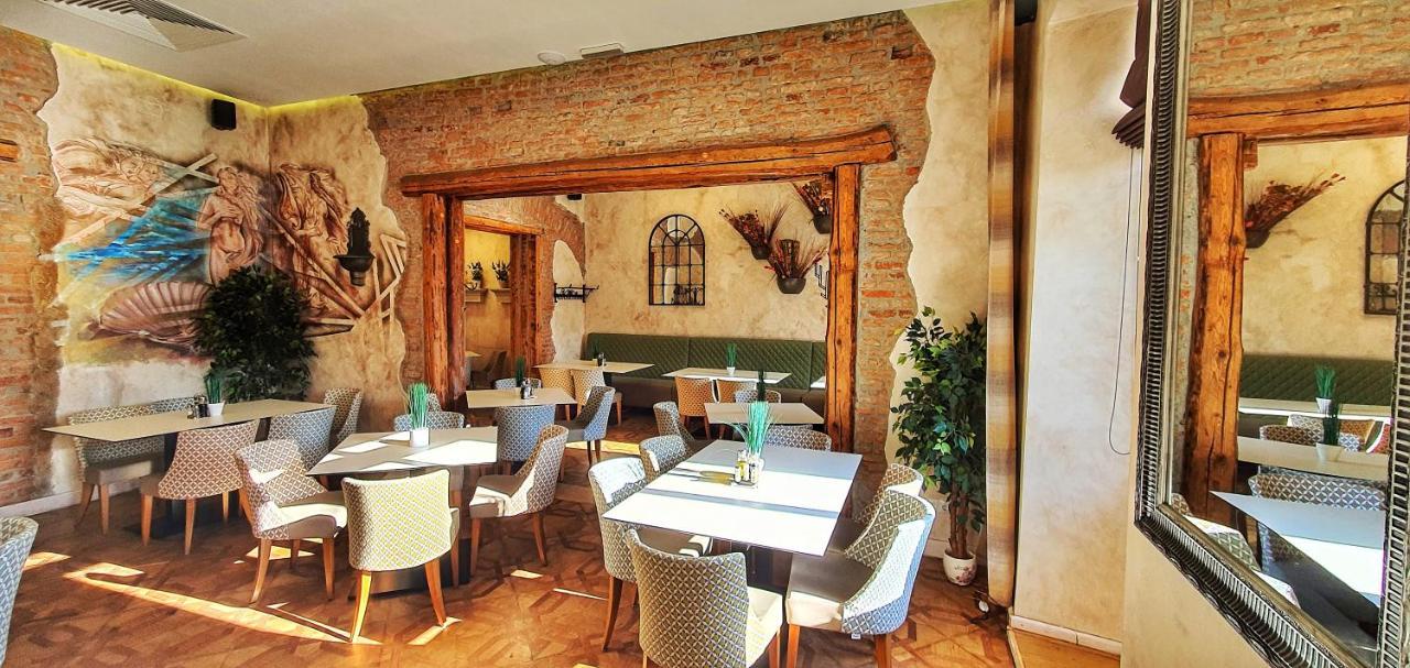 Casa Crown Hotel Brasov Bagian luar foto